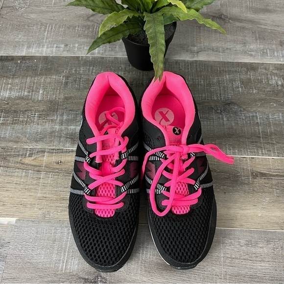 Xersion Runamatic Mesh Black and Pink Youth Running Shoe SizeYouth 5 Women Sz 7 - Picture 5 of 9